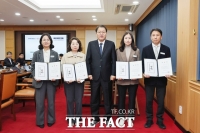  창원시, 이달의 우수공무원 표창 수여