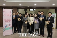  아산교육지원청, 세계 여성의 날 맞아 '빵과 장미' 나눔 행사