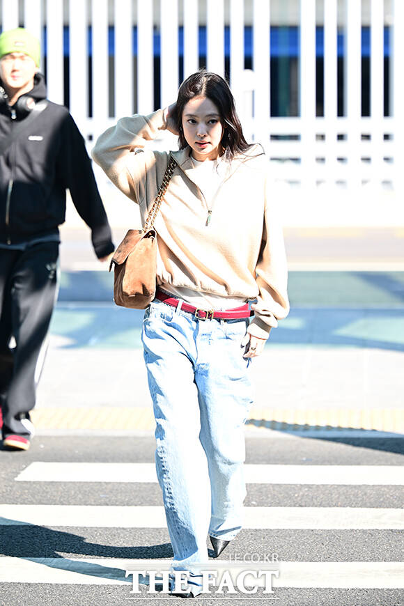 파리에서 열리는 패션쇼에 참석해요~