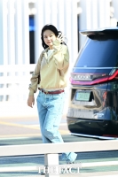  팬들 향해 인사하는 제니 [포토]