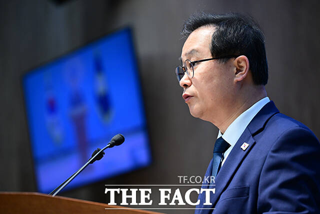 이건태 더불어민주당 의원이 8일 오전 서울 여의도 국회 소통관에서 쌍방울 대북 송금 사건과 관련해 기자회견을 하고 있다. /국회=남윤호 기자