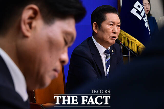 당대표 취임 후 두 번째 기자회견을 연 정청래 대표는 