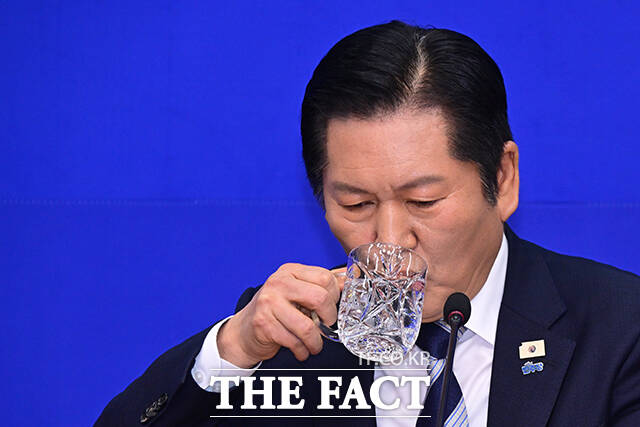 당대표 취임 후 두 번째 기자회견을 연 정청래 대표는 