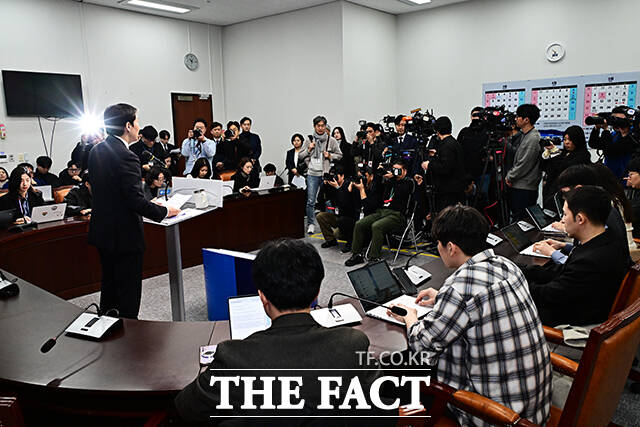 조국 조국혁신당 대표가 9일 오전 서울 여의도 국회에서 열린 조국혁신당 창당 2주년 기자간담회를 열고 발언을 하고 있다. /국회=배정한 기자