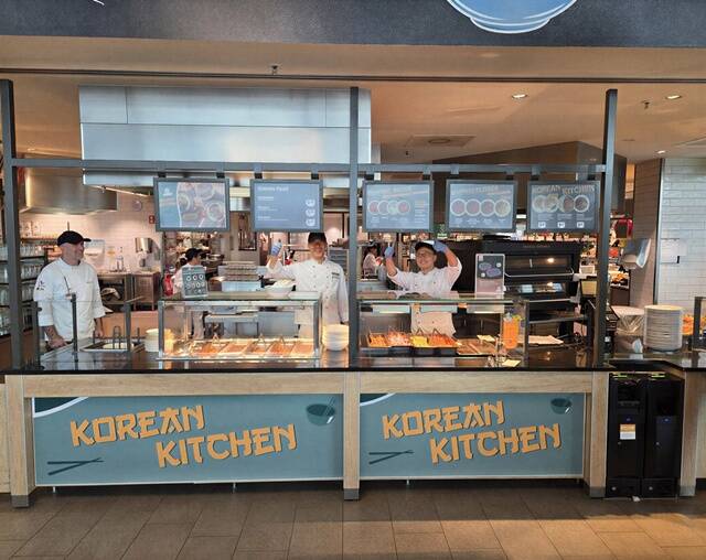 더본코리아가 독일 에쉬본 지역 하이퍼마켓 푸드코트에 한식 코너 2호점을 오픈했다. /더본코리아