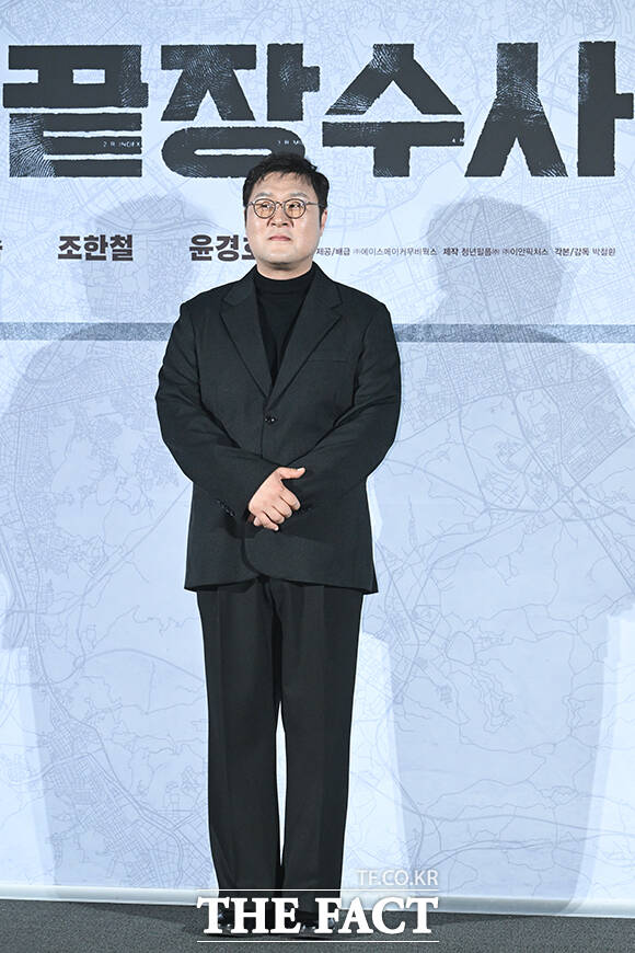 배우 윤경호가 9일 오전 서울 용산구 CGV 용산아이파크몰에서 열린 영화 ‘끝장수사’ 제작보고회에 참석해 포즈를 취하고 있다. /서예원 기자