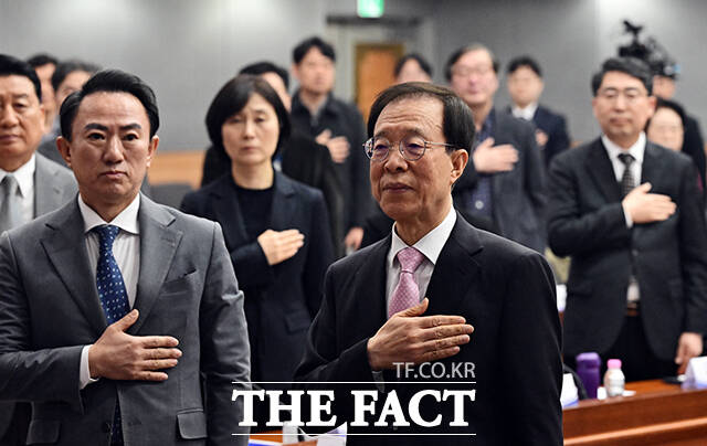 이석연 국민통합위원장이 9일 오전 서울 종로구 정부서울청사 별관에서 열린 20차 전체회의에 참석해 인사말을 하고 있다. /임영무 기자