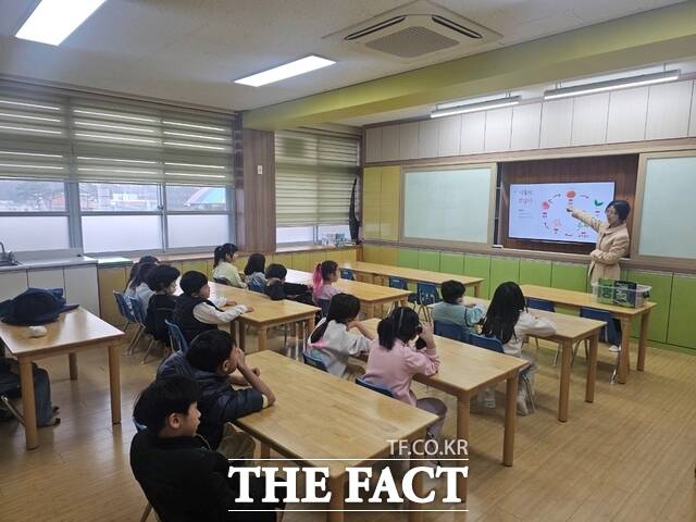 6일 당진 송악초 온돌봄 프로그램 첫 수업 장면. /당진시