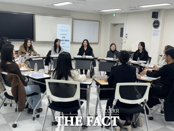 대전시교육청이 지난달 27일 대전교육연수원 분원에서 2026학년도 신규(임용 예정) 영양교사 연수를 실시한 가운데 2부 순서로 성장동행 토크콘서트가 열리고 있다. /정예준 기자