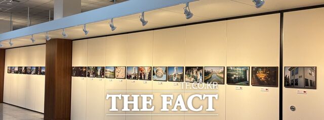 배재대 21세기관 P-갤러리에서 열린 '대전 원도심, 유학생의 눈으로 바라보다' 전시회 모습. /배재대