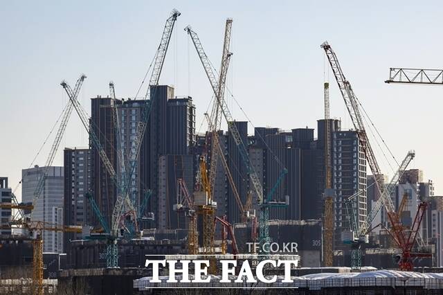 지난해 4분기 국내총생산(GDP) 성장률이 -0.2% 하락했다. 제조업과 건설경기 부진이 영향을 끼쳤다. /뉴시스