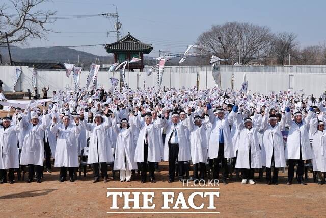 당진시는 10일 면천면 일원에서 면천공립보통학교 3·10 학생독립 만세운동 기념 재현행사를 개최했다. /당진시