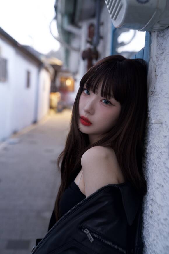 그룹 이달의 소녀 출신 여진이 첫 번째 솔로 싱글 'Lv1'을 발표한다./MUMW