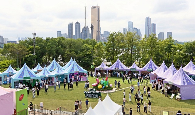 CJ올리브영이 일본과 미국에서 페스타를 개최한다. /CJ올리브영