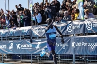  하프마라톤 세계신기록자 손목에 '갤워치8'…