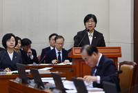  정은경, 코로나 백신 이물 논란에 