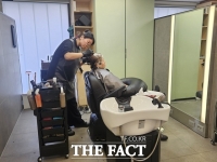  손꼽아 기다리는 예약일…차별없는 장애인 사랑방 '헤어카페 휴'