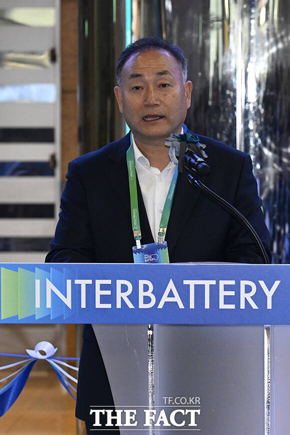 김원이 국회 산업통상자원중소벤처기업위원회 더불어민주당 간사가 축사를 하고 있다.