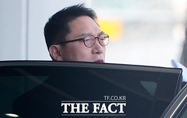 대웅그룹이 바이오 재생의료 계열사인 시지바이오 매각에 착수한 가운데 시장에서는 대웅그룹 오너 2세인 윤재승 대웅제약 최고비전책임자(CVO)의 지배력 강화와 관련이 있다는 분석이 나온다. /더팩트 DB