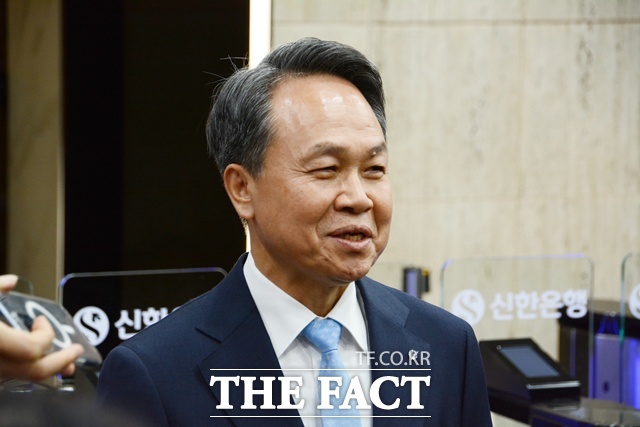 진옥동 신한금융그룹 회장 내정자의 연임과 관련해 세계적인 의결권 자문사 ISS와 글래스루이스가 찬성 의견을 냈다. /김태환 기자