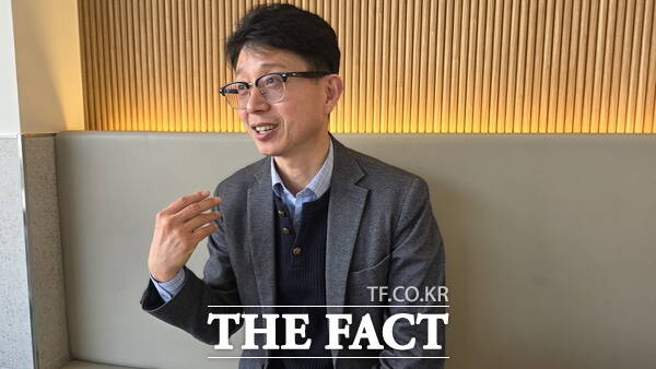 이규일 한밭누리협동조합 이사장이 10일 <더팩트>와 인터뷰를 나누고 있다. /정예준 기자