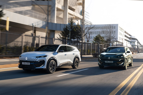 르노 그룹이 중장기 전략 퓨처레디 플랜을 공개했다. 사진은 르노 필랑트 주행 모습. /르노