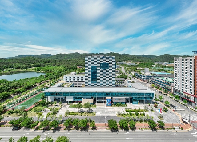 한국부동산원이 국민이 청약 신청을 보다 쉽게 할 수 있도록 청약홈 누리집과 모바일 앱 화면을 전면 개편한다. /한국부동산원