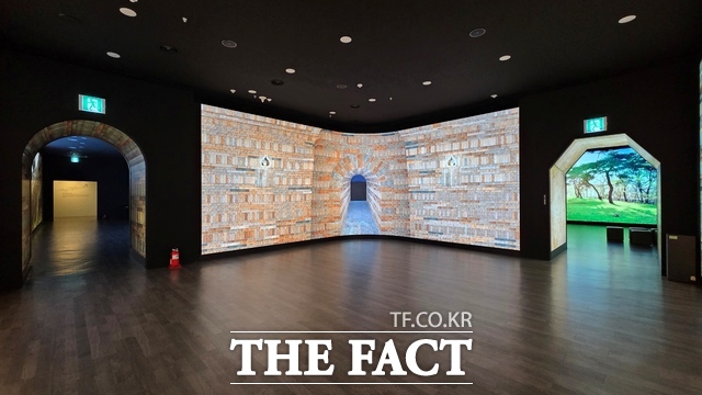 백제역사박물관에 전시된 사비도성 미디어아트 작품. /충남도