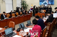  안건 상정하는 임이자 위원장 [포토]