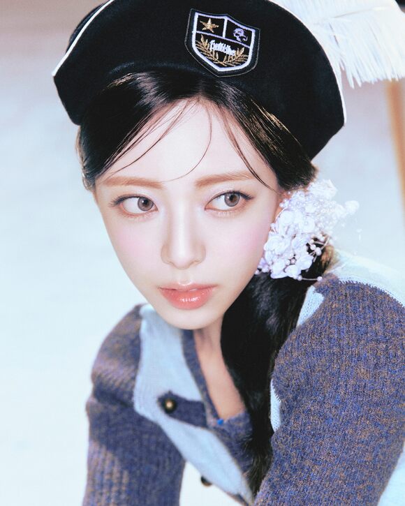 ITZY 유나가 첫 솔로 앨범 Ice Cream 콘셉트 포토를 공개했다. /JYP엔터