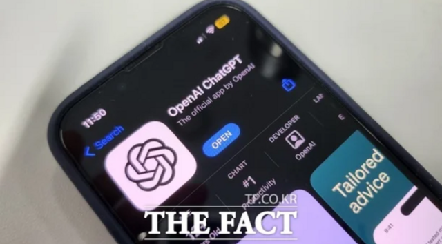 생성형 인공지능(AI)이 산업 전반으로 확산하면서 노동시장 구조가 빠르게 재편되고 있다. /더팩트DB