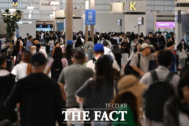 제주항공과 티웨이항공, 진에어, 에어부산 등 상장 LCC 4사는 지난해 모두 영업적자를 기록했다. /인천국제공항=남용희 기자