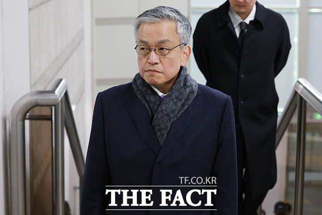 헌법재판관 미임명과 졸속 지명 등 혐의로 기소된 최상목 전 경제부총리 겸 기획재정부 장관이 2월 10일 오후 서울 서초구 서울중앙지방법원에서 열린 공판에 출석하고 있다. /송호영 기자 (현장풀)