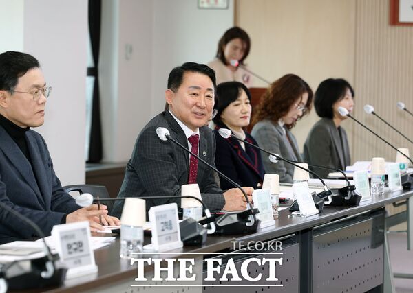 대전시 서구는 12일 구청 장태산실에서 축제추진위원회를 열고 2026 대전 서구 아트페스티벌을 10월 9일부터 11일까지 3일간 대전시 서구청 앞 샘머리·보라매공원에서 개최한다는 축제 기본계획을 심의·의결했다. /대전 서구