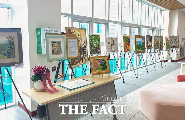 대전시 대덕구가 3월 31일까지 평생학습관에서 개최하는 2026년 1회차 평생학습관 프로그램 성과 공유회 활동 결과물 전시 모습. /대덕구