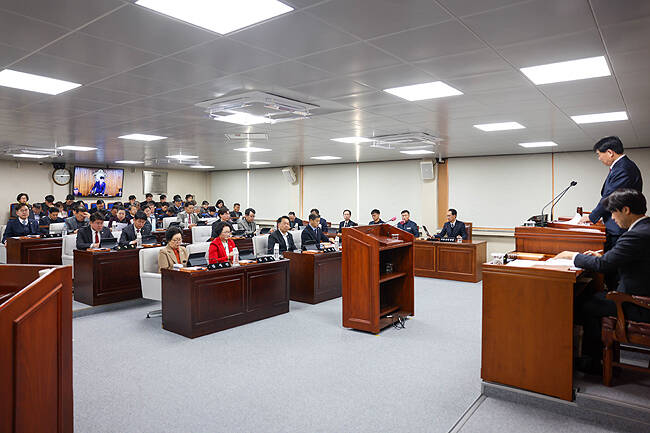 지난 9일부터 4일간 진행된 영주시의회 제299회 임시회가 12일 제2차 본회의를 끝으로 마무리됐다. /영주시의회