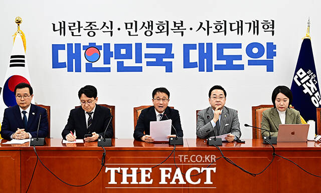 한병도 더불어민주당 원내대표는 12일 민주당은 국정조사를 통해 정치검찰의 표적 수사와 조작 기소의 실체를 낱낱이 규명하겠다고 말했다. /배정한 기자