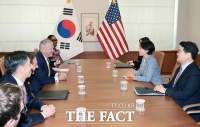  외교부, 美 국무 차관보와 면담 '북핵·중동사태' 논의 전망 [TF사진관]