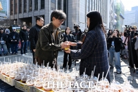  장항준 감독, 왕사남 '천만 돌파'에 커피차 이벤트 [포토]