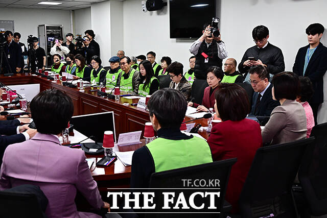 간담회 참석한 코로나19 백신 피해자 가족들.