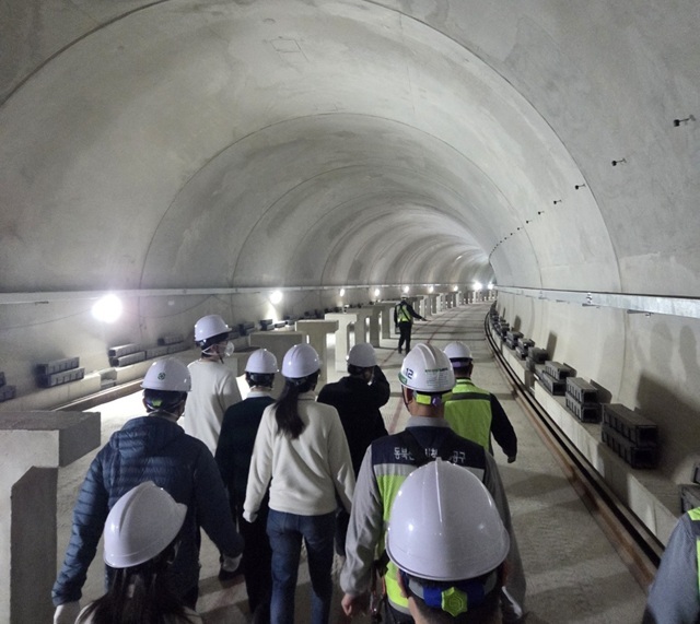 서울시는 지난 2월 '동북선 도시철도' 건설 현장에서 시민 현장체험단을 운영했다고 16일 밝혔다. /서울시