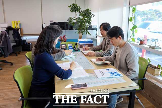 당진시의회 정책지원팀이 전문적인 입법·예산 지원으로 제4대 의회 의정 성과를 한 단계 끌어올리는 중추적인 역할을 했다. /당진시의회