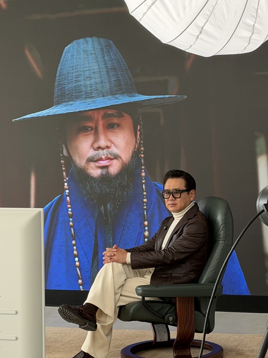 이번 전시는 배우 이광기(사진)가 운영하는 경기 파주 갤러리 끼에서 3월 14일부터 4월 25일까지 유주희 작가의 개인전 궤적: 겹쳐진 흔적들을 개최된다. /갤러리끼