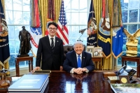  김민석, 트럼프 만나 20분 대화…