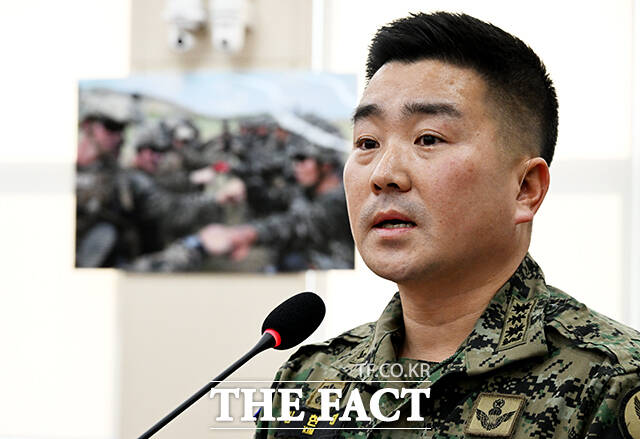 김현태 육군 특수전사령부 707특수임무단장이 지난달 17일 오후 서울 여의도 국회에서 열린 국방위원회 전체회의에 참석해 질의에 답변을 하고 있다. /배정한 기자