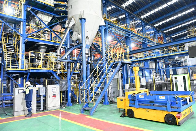 포스코퓨처엠 포항 인조흑연 음극재 공장 생산라인 모습. /포스코퓨처엠