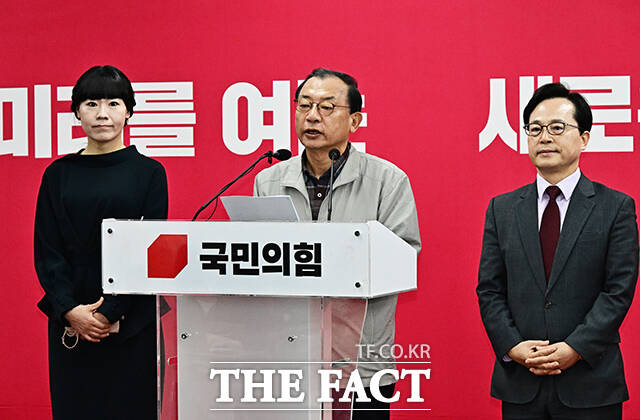 이정현 국민의힘 공천관리위원장이 16일 오전 서울 여의도 국민의힘 중앙당사에서 공천 관련 발표를 하고 있다. /배정한 기자