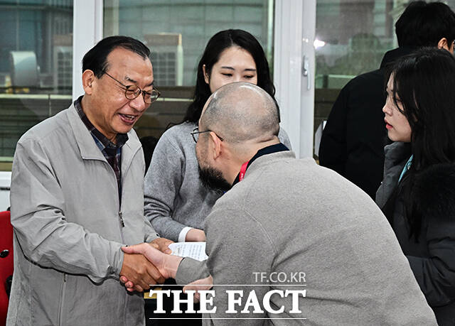 이정현 국민의힘 공천관리위원장이 16일 오전 서울 여의도 국민의힘 중앙당사에서 공천 관련 발표를 하고 있다. /배정한 기자