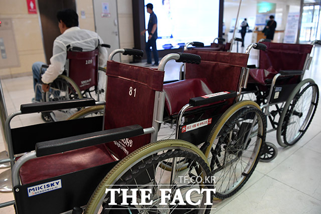 서울시는 올해 장애인 일자리 예산 1195억원으로 공공·민간 분야 9919개 장애인 일자리를 제공한다고 16일 밝혔다. 사진은 기사 내용과 관련 없음. /남윤호 기자