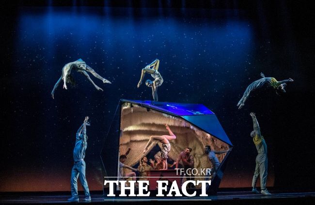 에버랜드에서 공여하는 엘로와즈가 캐나다 몬트리올에서 선보인 Seul Ensemble의 한 장면 /에버랜드